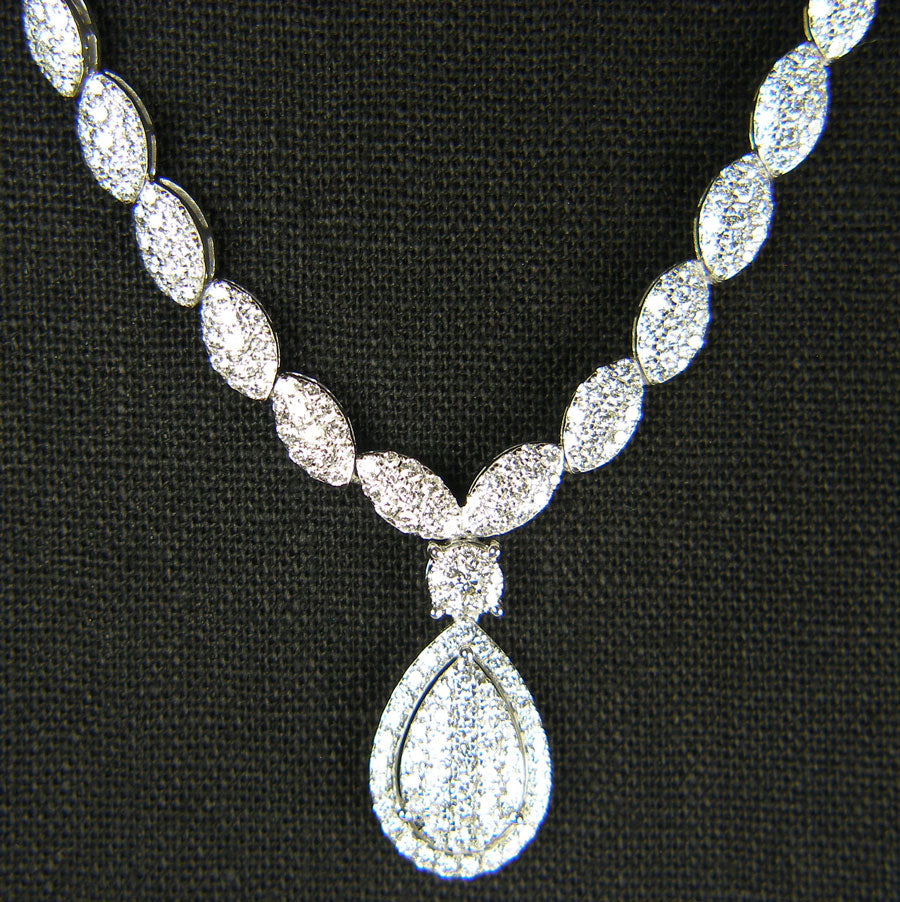 5.30ct diamond cluster necklace in 18ct white gold