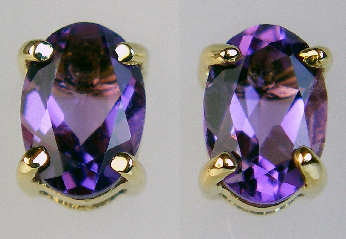 Amethyst oval earstuds in 9ct yellow gold