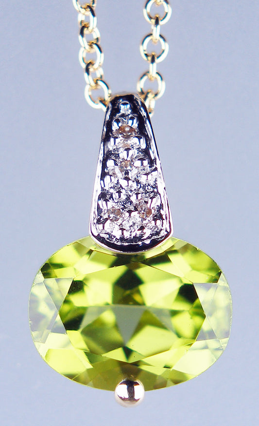 Peridot & diamond pendant in 18ct yellow gold