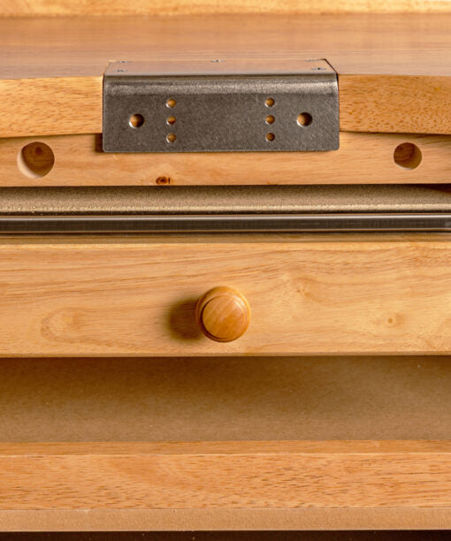 Superior Jeweller’s Bench