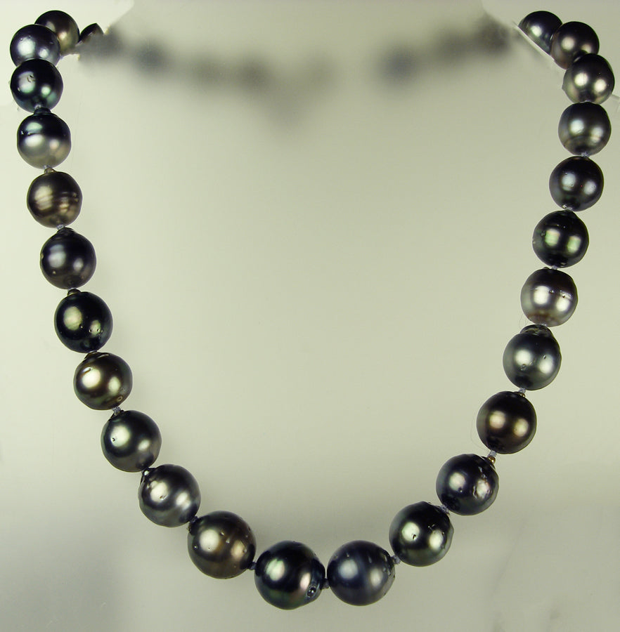 Black Tahitian cultured pearl necklace