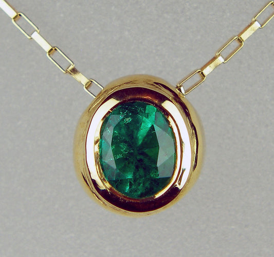 Colombian emerald pendant in 18ct gold