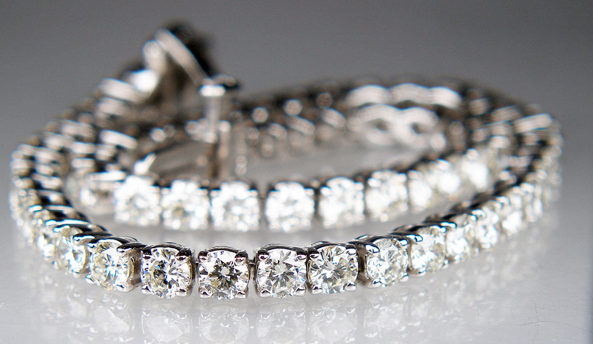5.01ct diamond tennis bracelet set in 18ct white gold