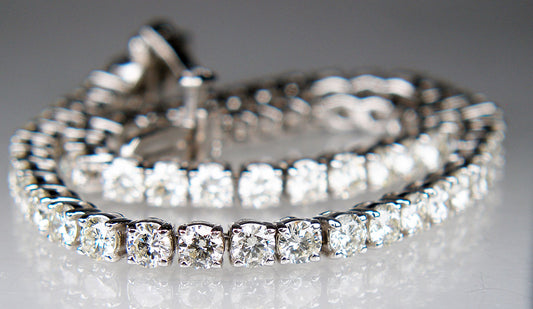 5.01ct diamond tennis bracelet set in 18ct white gold