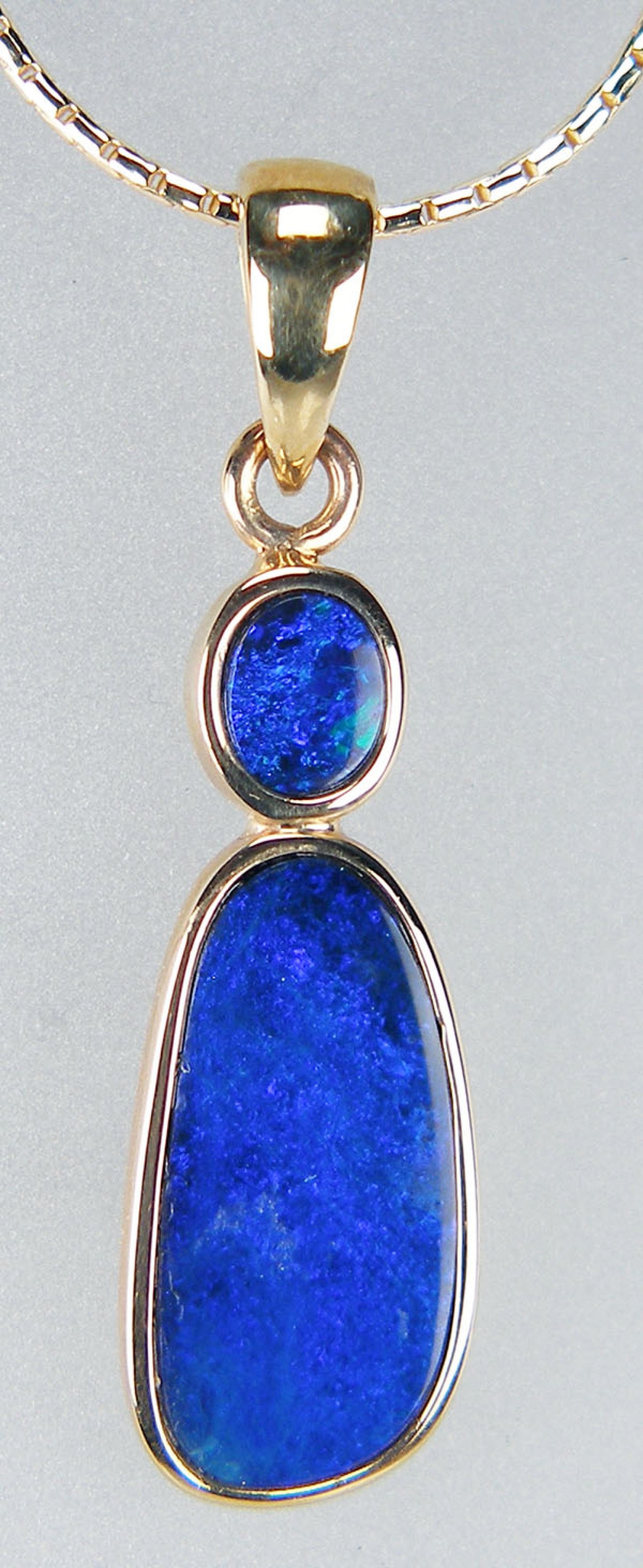 Doublet opal pendant in 9ct yellow gold