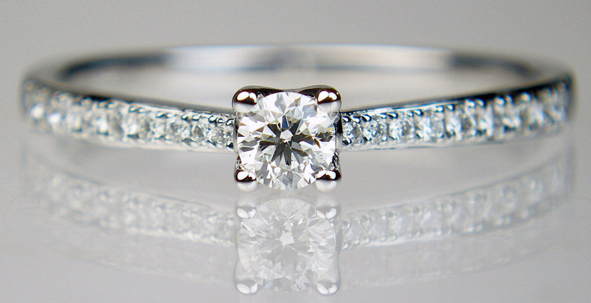 0.27ct diamond solitaire in platinum