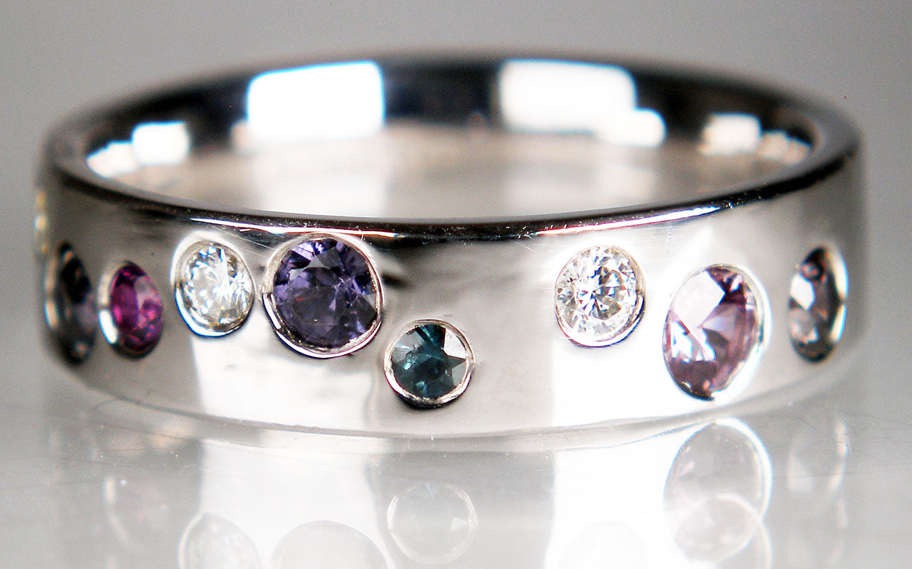 Sapphire & diamond ring in 9ct white gold