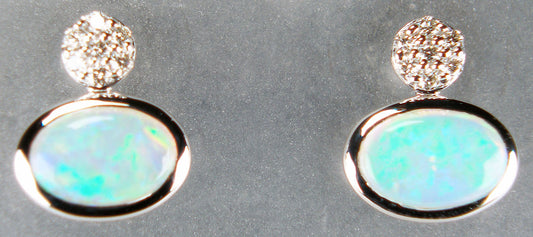Opal oval stud earrings with diamond in 18ct white gold