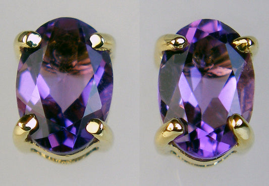 Amethyst oval earstuds in 9ct yellow gold