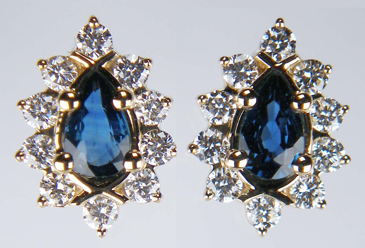 Pear cut sapphire & diamond earstuds in 9ct yellow gold