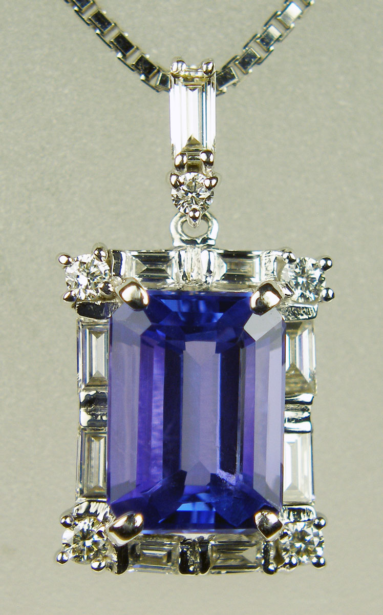 Tanzanite & diamond pendant in 18ct white gold