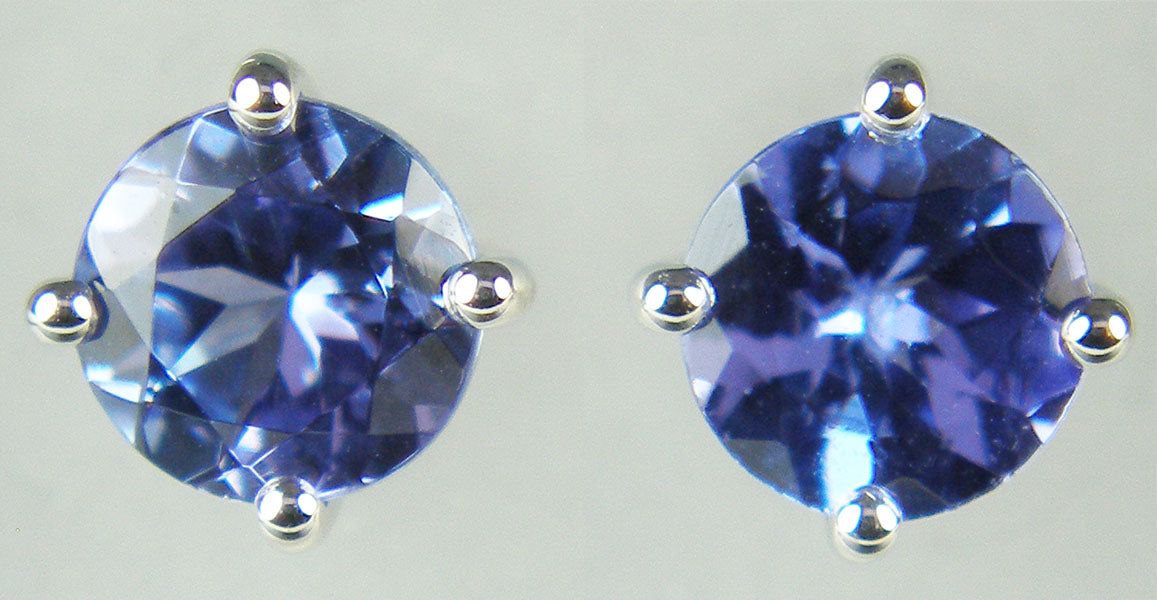 5mm tanzanite rounds set in 9ct white gold earstuds