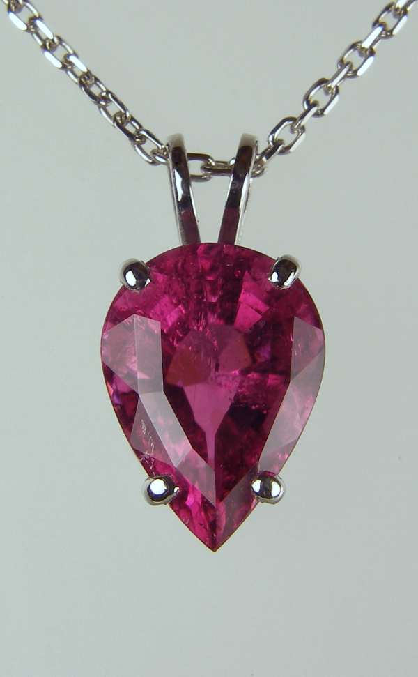 Tourmaline pendant in platinum